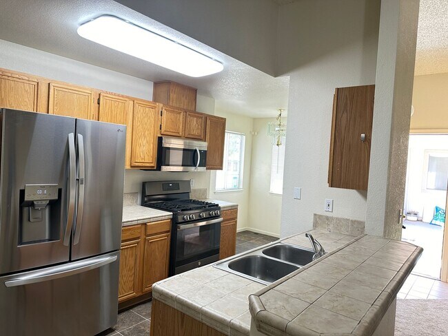 Building Photo - Charming 3-bedroom, 2-bathroom