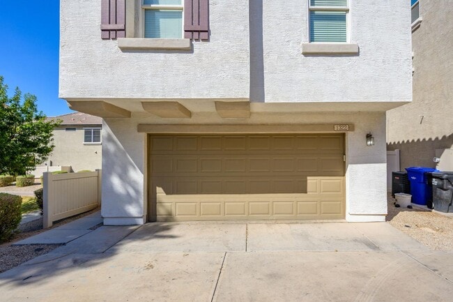 Building Photo - 1322 S Owl Dr