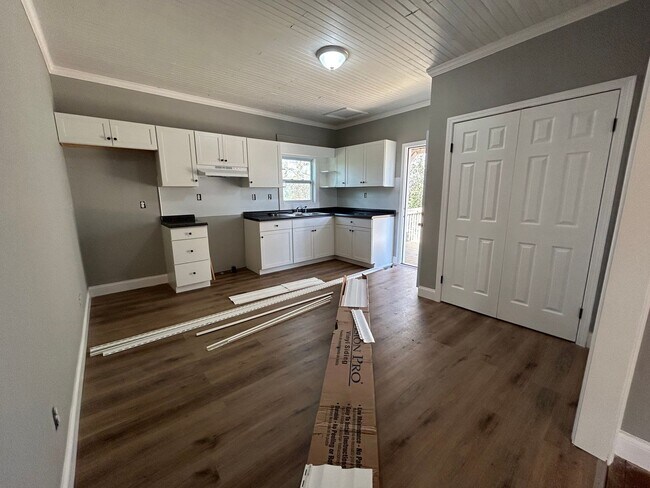 Building Photo - 1 Bedroom, 1 Bathroom House- Grantville Ga