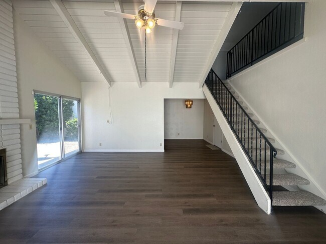 Building Photo - 312 De Vega Ct
