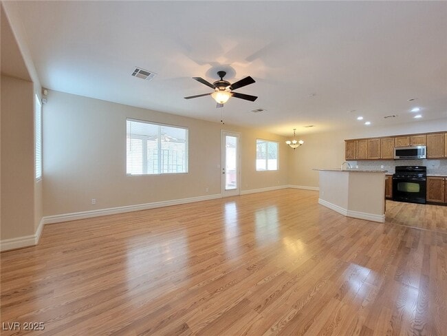 Foto del edificio - 9699 Marcelline Ave