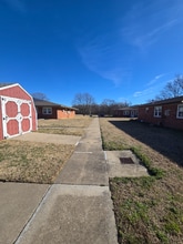 Building Photo - 400 E High St