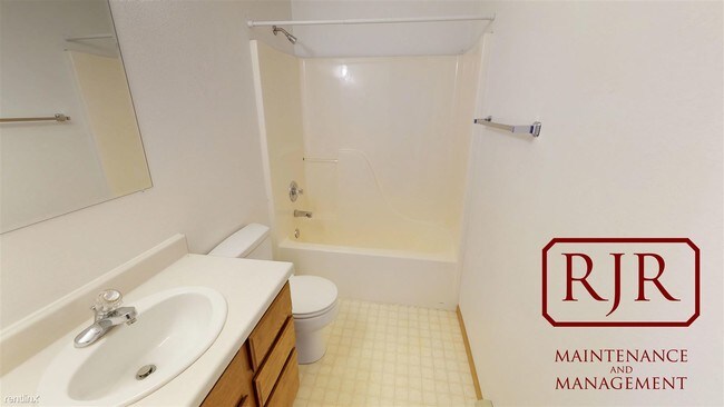 Building Photo - 2 br, 1 bath 4plex - 202 2nd Ave NE #1