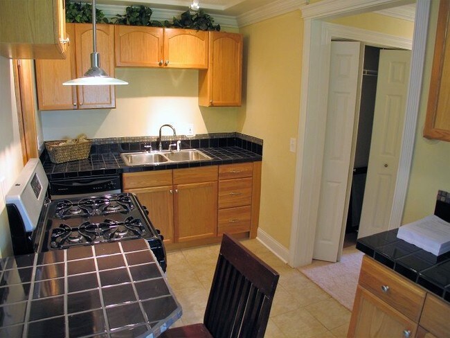 Foto del edificio - 423 E 31st St
