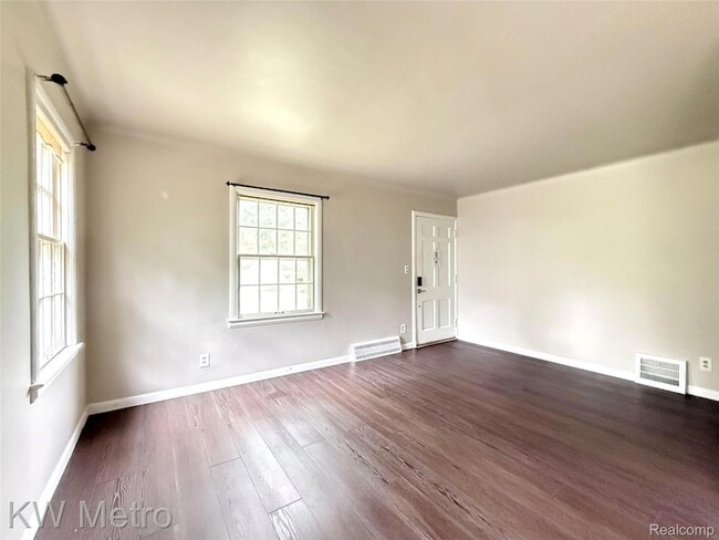 Building Photo - 1305 Collegewood St