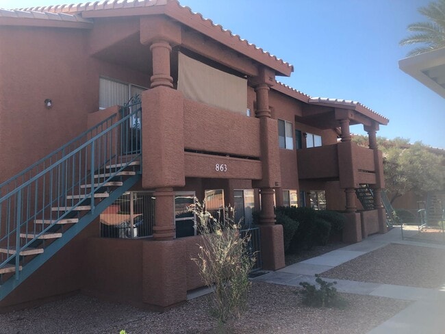 Building Photo - Updated Rock Springs II Condo!