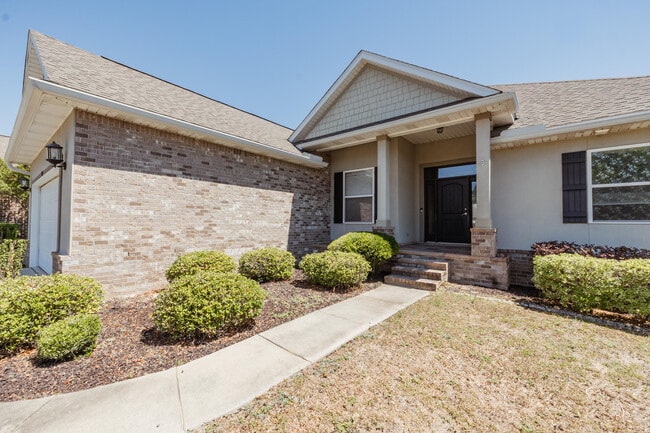 Building Photo - 133 Alicia Dr