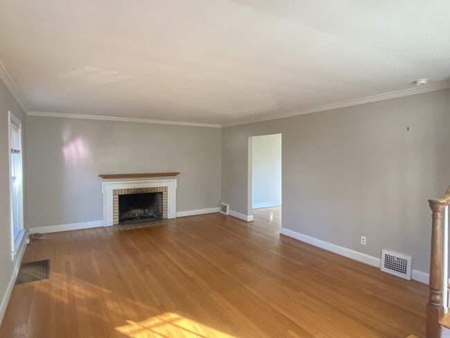 Building Photo - 1611 Ferndale Pl