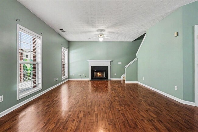 Foto del edificio - 375 Clairidge Ln SW