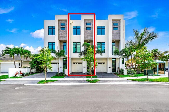 Building Photo - 405 SE 6th Ave