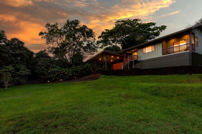 Foto del edificio - Secluded 1BD/1BA Cottage with Ocean Views