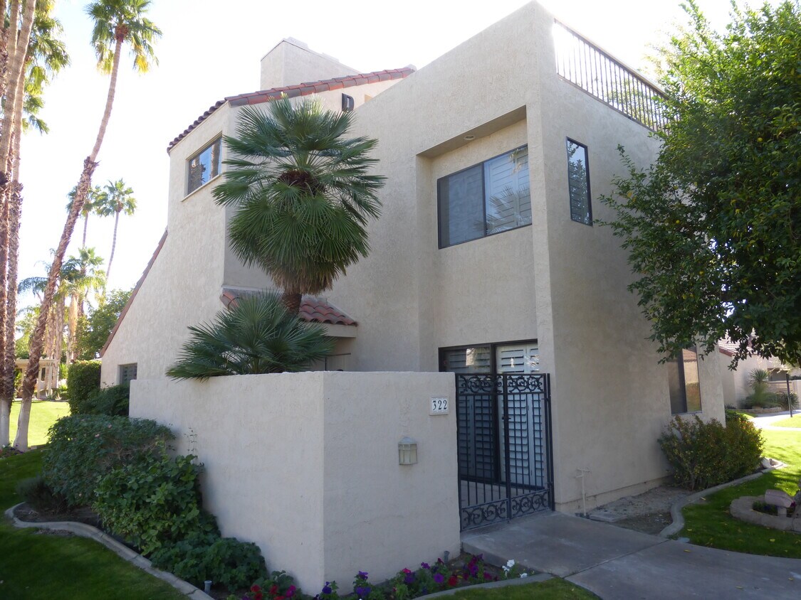 Primary Photo - 322 Forest Hills Dr