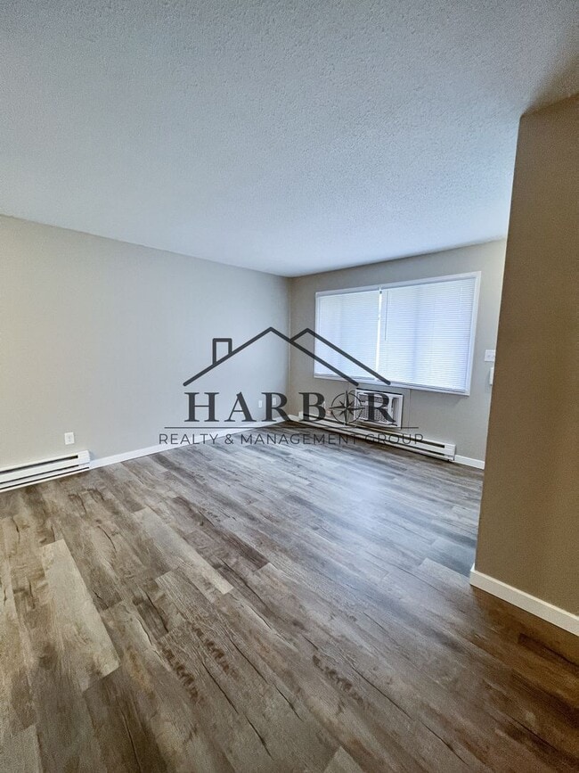 Foto del edificio - Renovated 1 Bedroom 1 Bath - SPECIAL: Lowe...