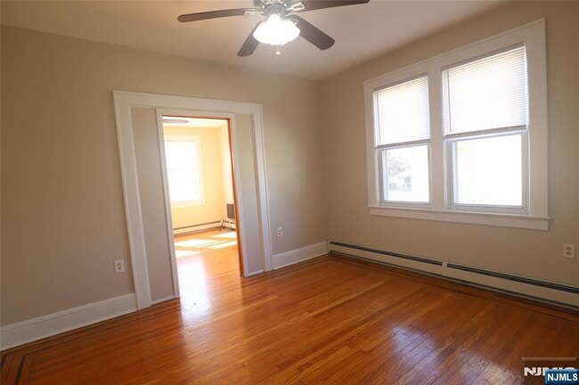 Building Photo - 549 2nd