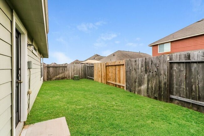 Foto del edificio - 5435 Latta Plantation Dr