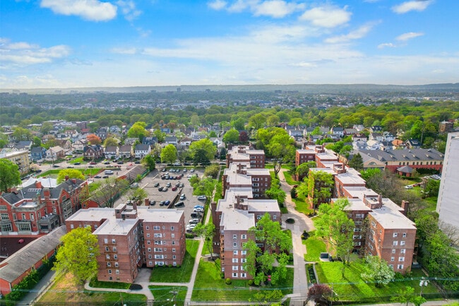 Building Photo - Parkwood Place Apartments