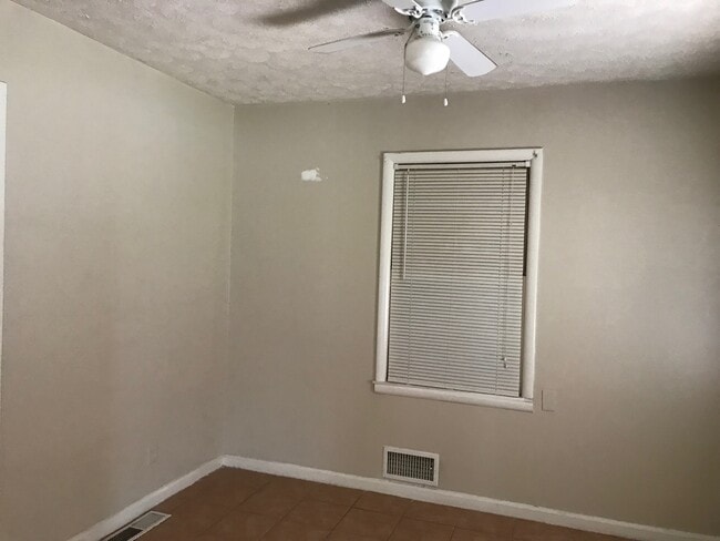 Building Photo - 4314 Hendrix Dr