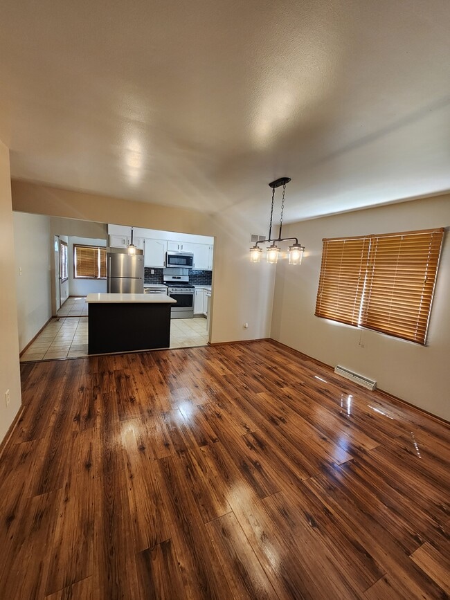 Dining Room - 303 W Michigan Ave