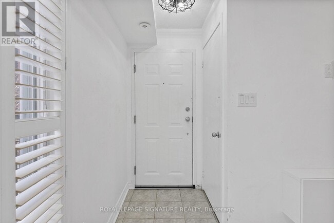 Building Photo - 22 Laidlaw St