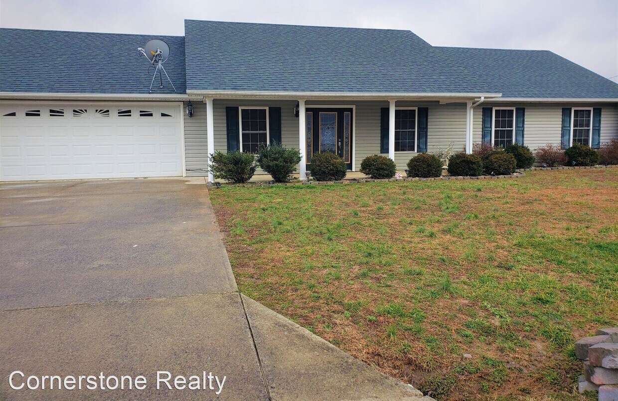 Primary Photo - 3 br, 2 bath House - 74 Hill Dr.