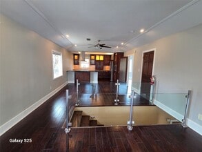 Building Photo - 446 Heights Blvd