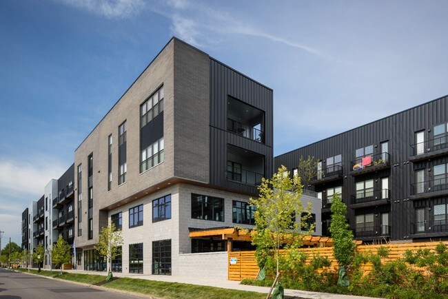 Foto del edificio - The Quinn Apartments