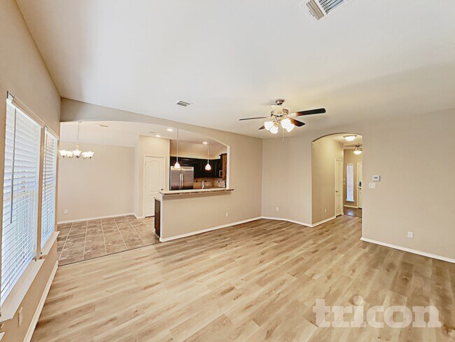 Building Photo - 525 Beechgrove Terrace