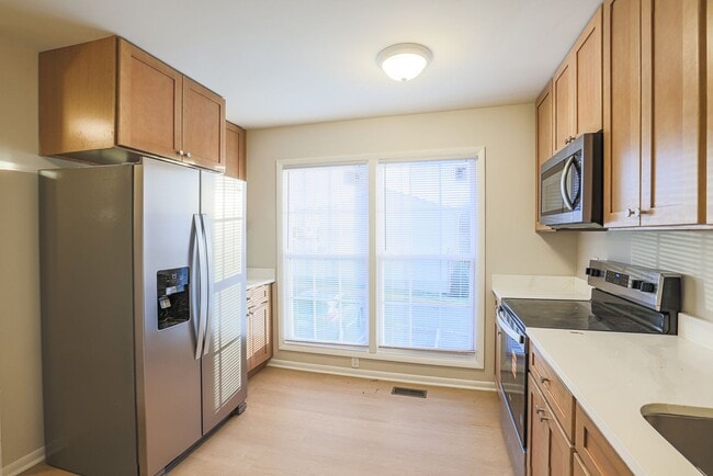 Building Photo - Rosedale 3BR 1/5 Bath now Available!!