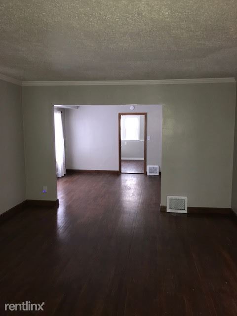 Building Photo - 3 br, 1 bath House - 222 E Grand Ave