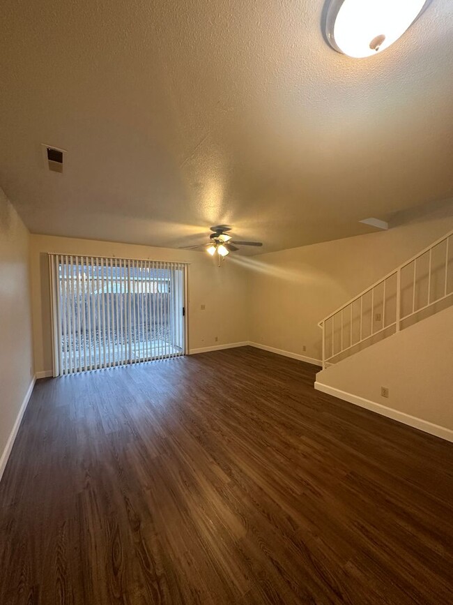 Foto del interior - Foothill Manor Townhomes