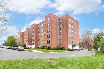 Building Photo - 7 4th St