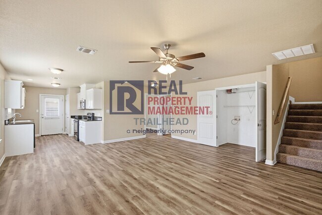 Building Photo - 901 Dart Ct