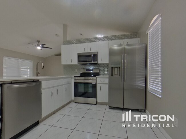 Building Photo - 3044 Juniper Dr