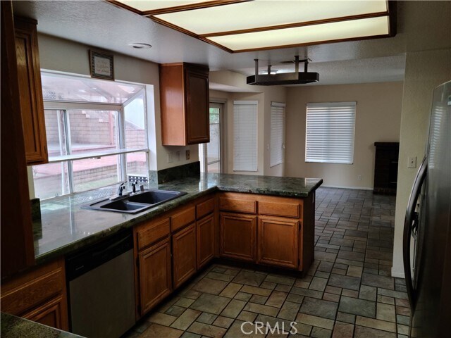 Building Photo - 998 Ashford Cir