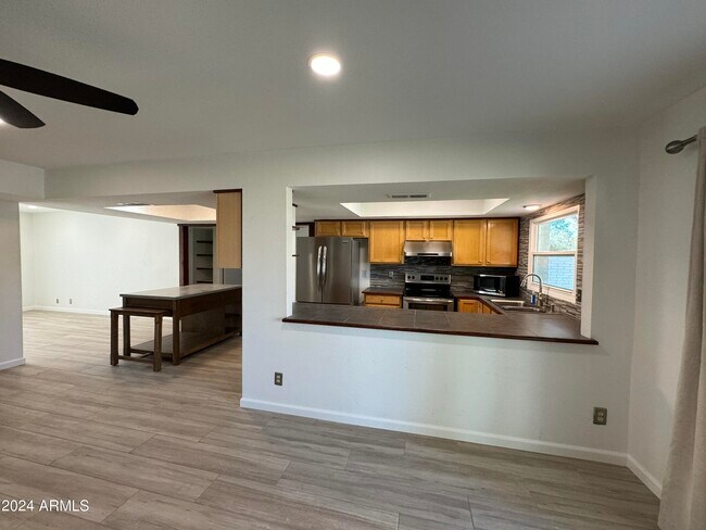 Foto del edificio - 7406 S Forest Ave