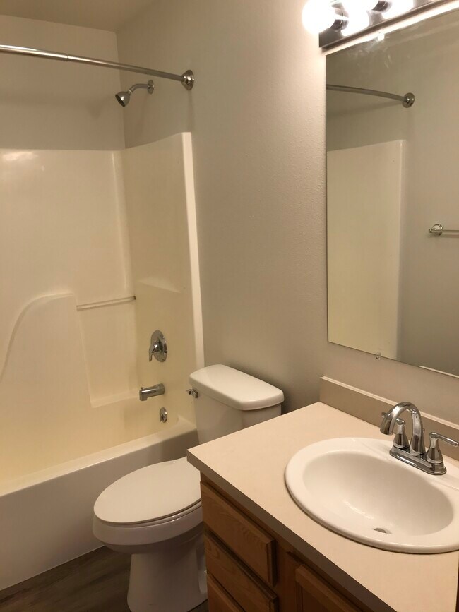 311 Turner St Unit A, Stevensville, MT 59870 Apartments in