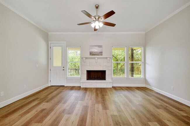 Foto del edificio - 2109 Meadow View Dr