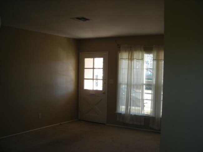 Foto del edificio - 3BR/1BA Single Story Home in Fairmount Par...