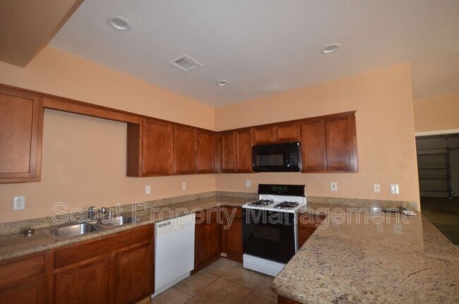 Building Photo - 13828 Luis Dr