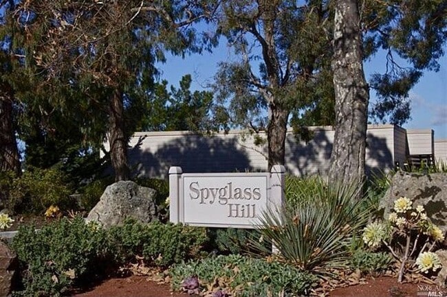 Building Photo - Spyglass Hill Condo Featuring Scenic Mt. T...