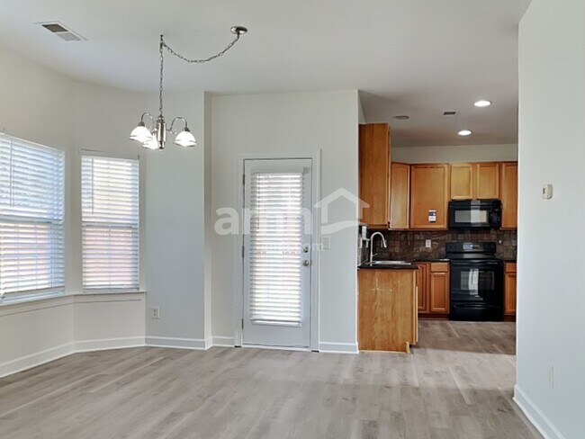 Foto del edificio - 456 Clearwater Dr
