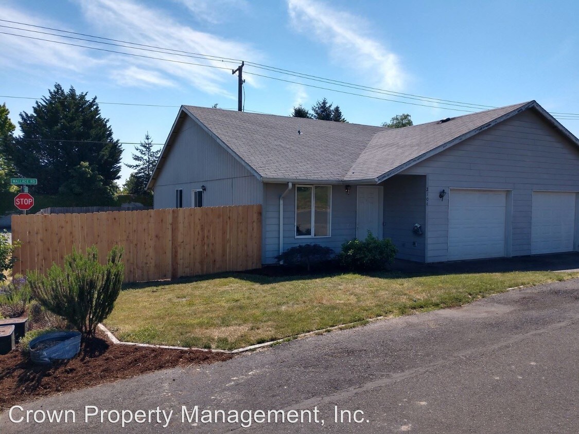 Foto principal - 2104-2106 Rogers Ln NW