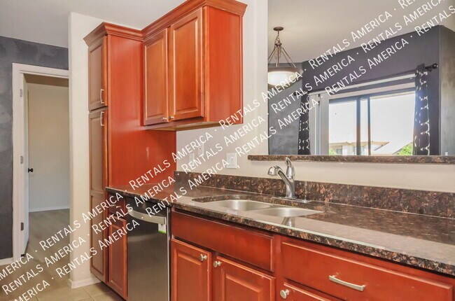 Foto del edificio - 2550 E River Rd