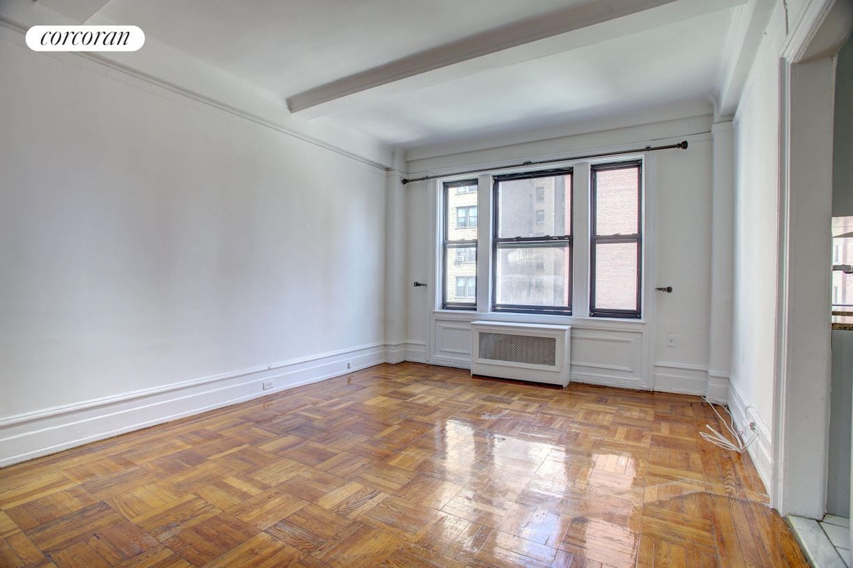 Primary Photo - 315 W 102nd St
