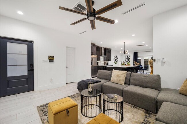 Foto del edificio - 6743 Calhoun Rd