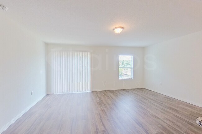 Foto del edificio - 8056 100th Ave