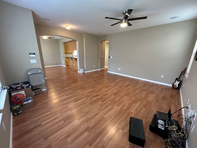 Foto del edificio - * SOLAR * Beautiful 3 Bedroom, 2 Bath Mant...