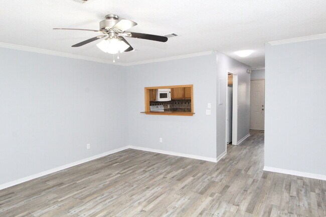 Building Photo - 2BD/1.5BA Townhouse in Foxborough – Availa...