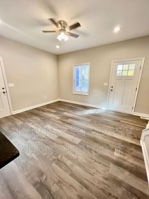 Building Photo - 724C Liberty St.