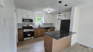 Building Photo - 2423 Bloomsdale Rd